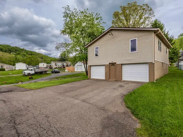11 Pioneer Villas, Morgantown, WV 26508