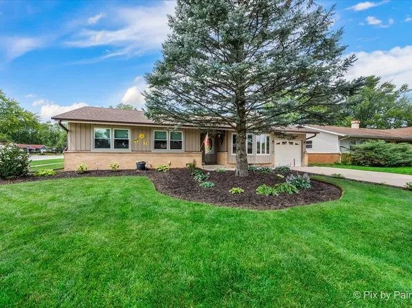 86 Evergreen St, Elk Grove Village, IL 60007