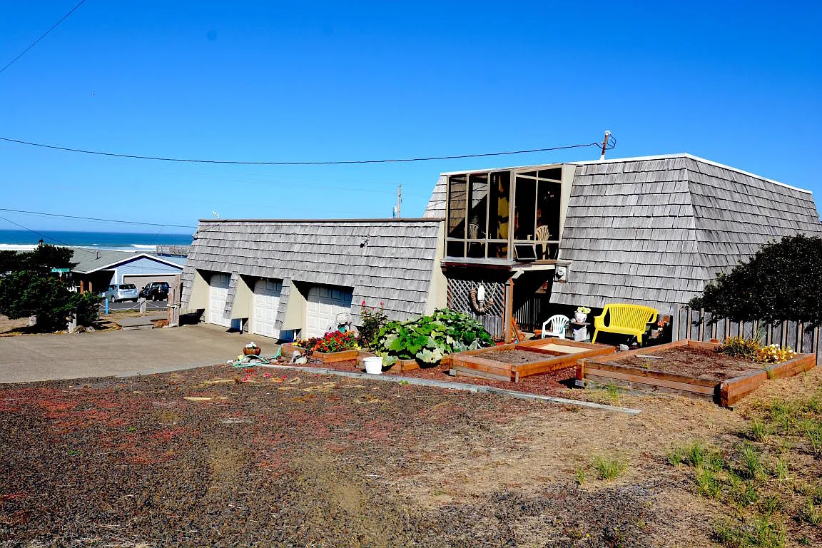 2603 NW Oceania Dr photo 1