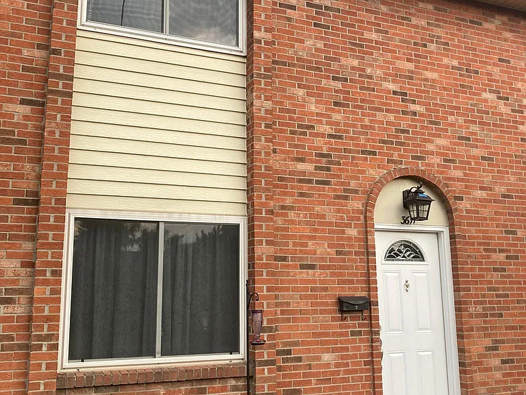 3671 W Union Ave — Photo 1