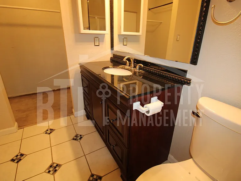240 Fox Ridge Rd — Photo 26
