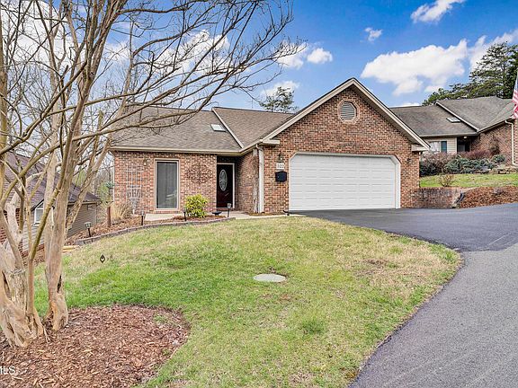 2nd image of 522 Willowbrook Trce