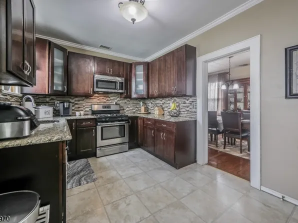 86 Van Riper Ave, Clifton City, NJ 07011