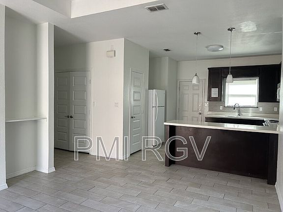 4th image of 3705 Paola St Unit 3