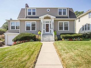 585 Alta Vista St, Dubuque, IA 52001