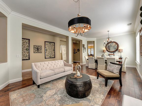 3rd image of 8623 Parada Ct
