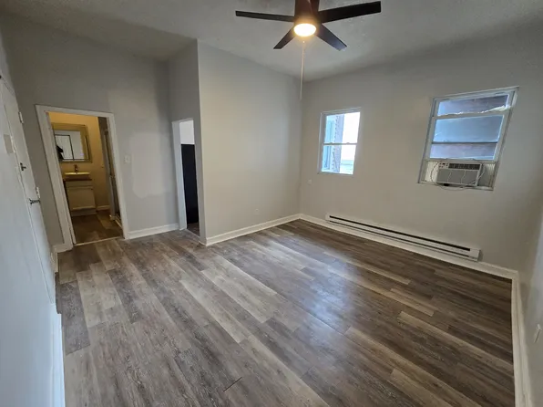 526 E 8th Ave APT 3, Homestead, PA 15120