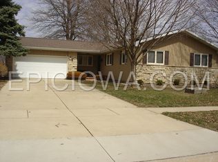 1890 27th Ave, Marion, IA 52302
