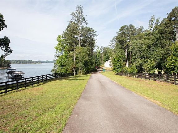 4th image of 5411 Mayflower Ct #103
