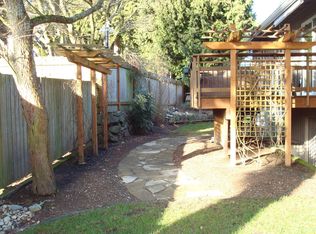16614 SE 27th St, Bellevue, WA