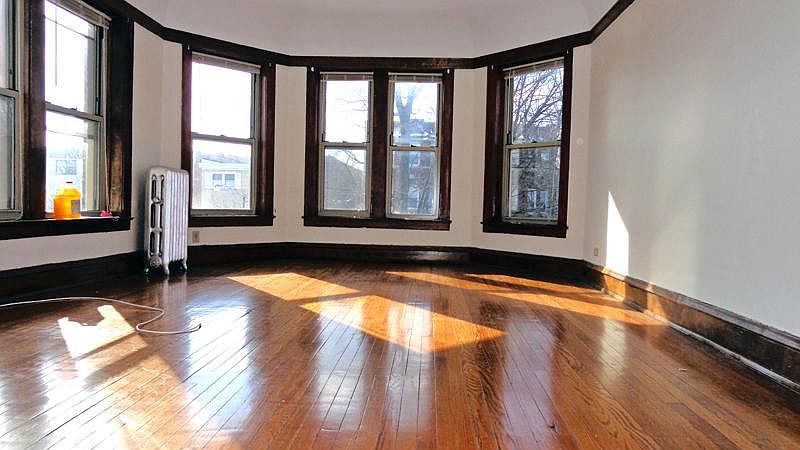 1st image of 1648 W Sherwin Ave #2A