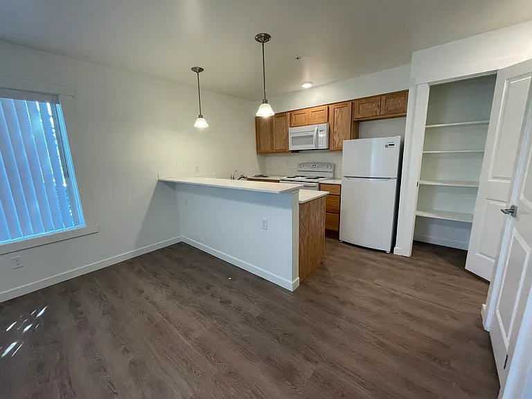 609 N Water St #201 — Photo 4