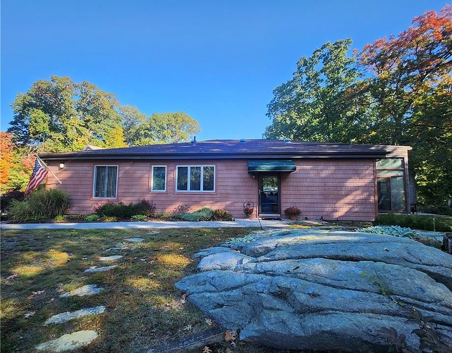 1st image of 285 Reservoir Ave