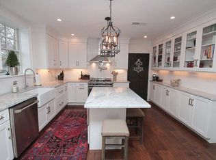 2042 Saint Albans St, Philadelphia, PA 19146