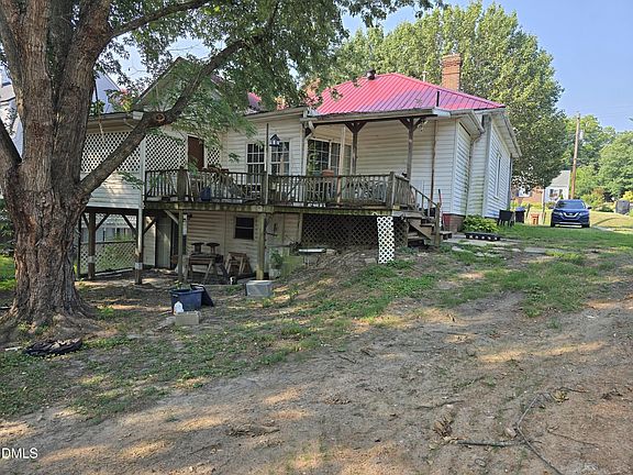 2nd image of 124 Academy St