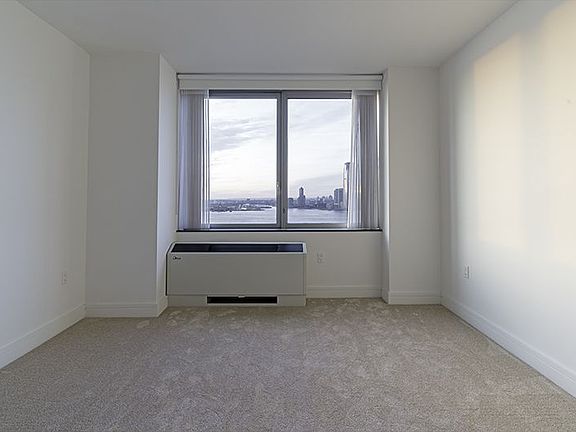 5th image of 30 Little West St Unit 17F