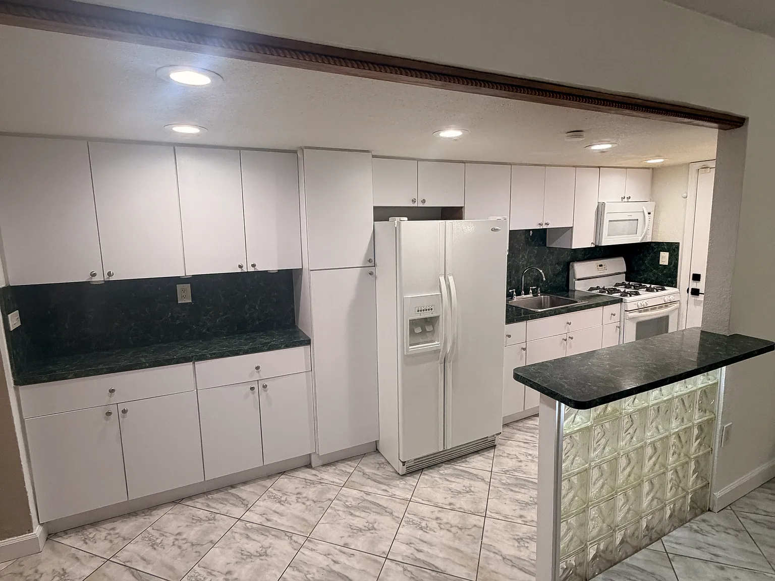 1 bed, 590 sqft, $2,300 — Photo 4