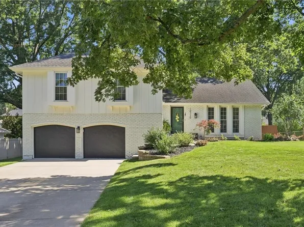 10715 W 101st Ter, Overland Park, KS 66214