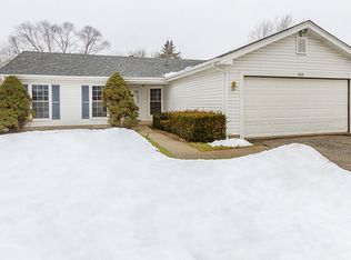 945 Thornewood Ln, Algonquin, IL