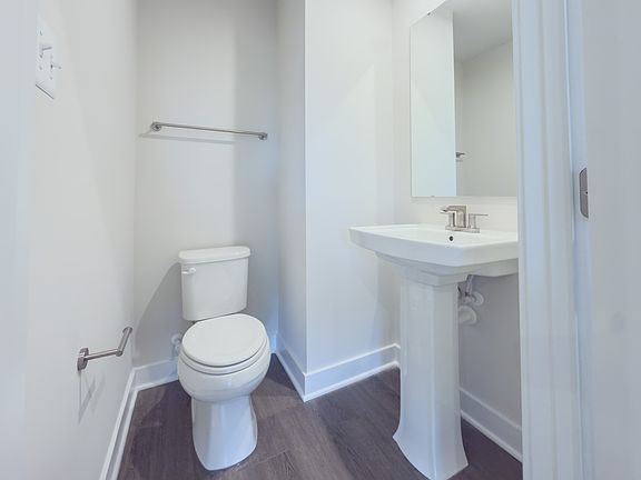 5th image of 25 Oasis Ave
