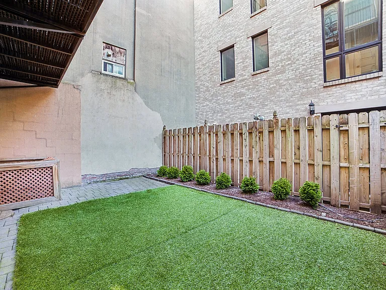 522 Hudson St #1 — Photo 17