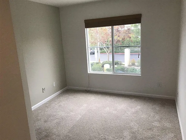 5005 Codorniz Way — Photo 12