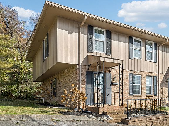 2nd image of 110 Bellevue Rd APT 12
