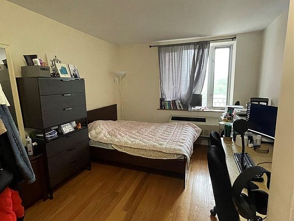 4th image of 63-14 queens Boulevard #6B