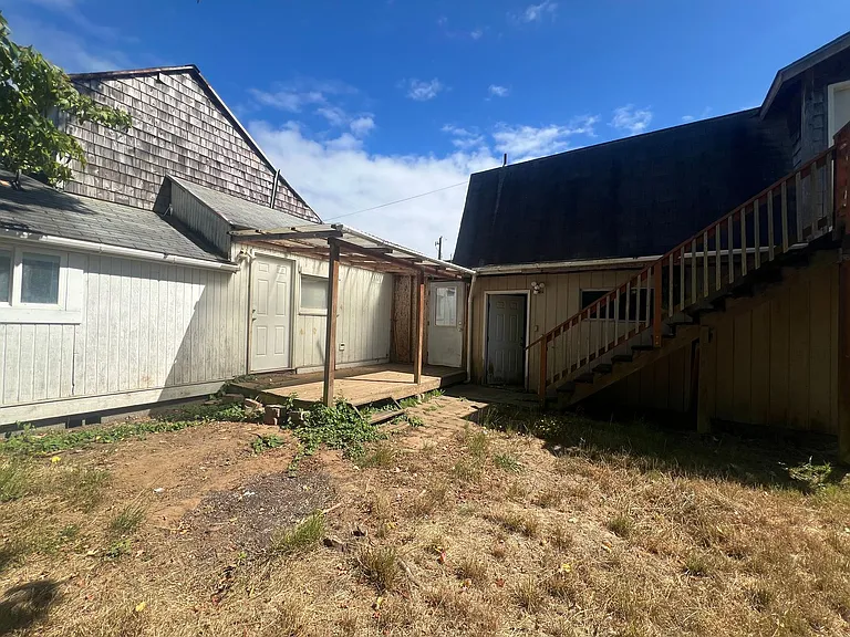 1836 Myrtle St — Photo 15