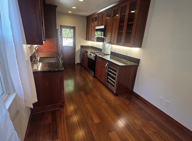 1151 Heather Sq — Photo 10