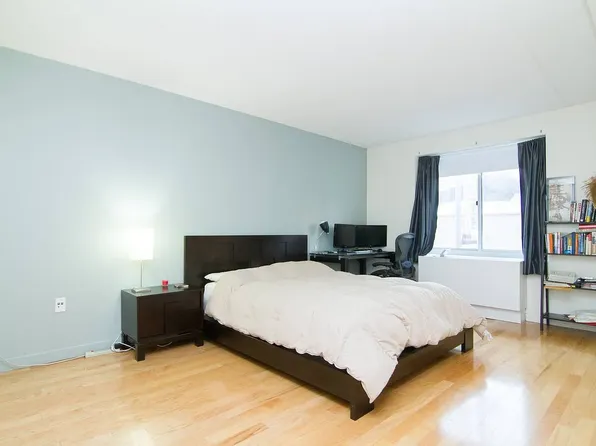 555 W 23rd St, New York, NY