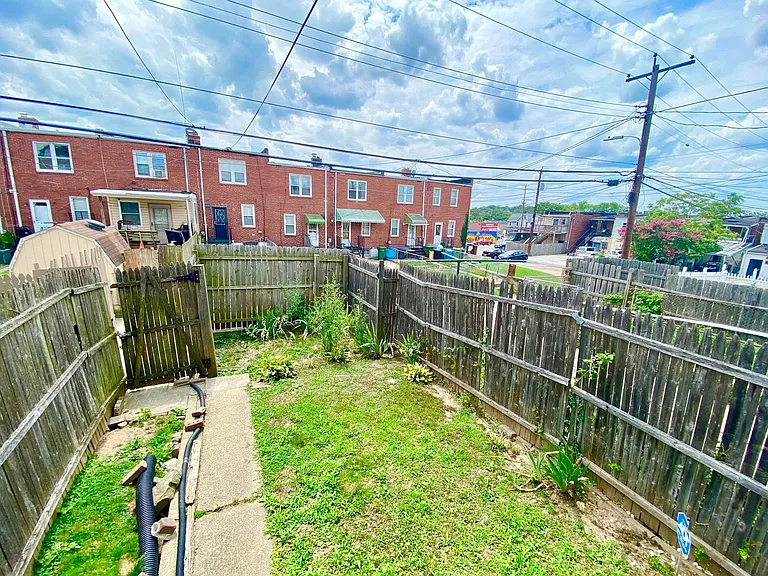 1916 Harman Ave — Photo 16