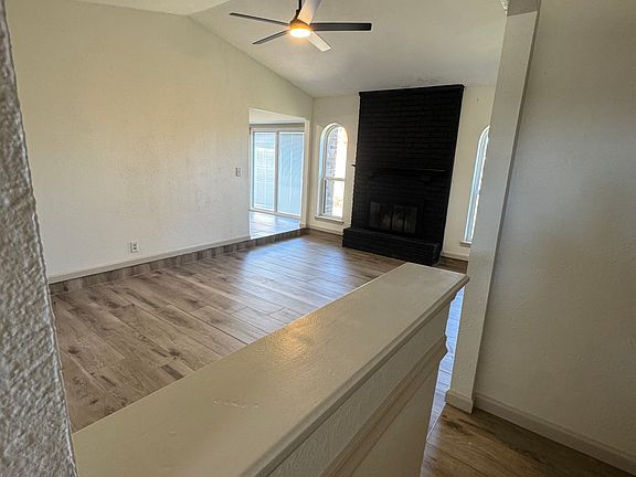 5th image of 1012 Cavalier Dr