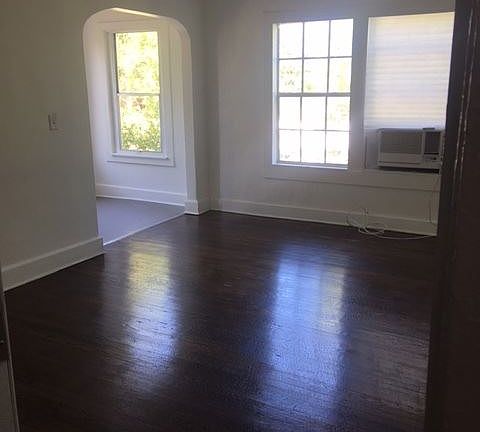 2nd image of 177 NE 50th St APT 38