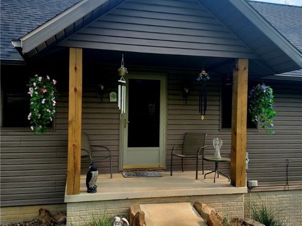 2425 W Buckhorn Dr, Millersburg, OH 44654