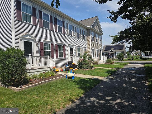 2nd image of 203 Heathersage Dr
