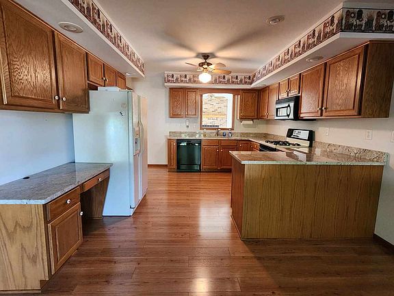 3rd image of 3486 Valley Woods Dr