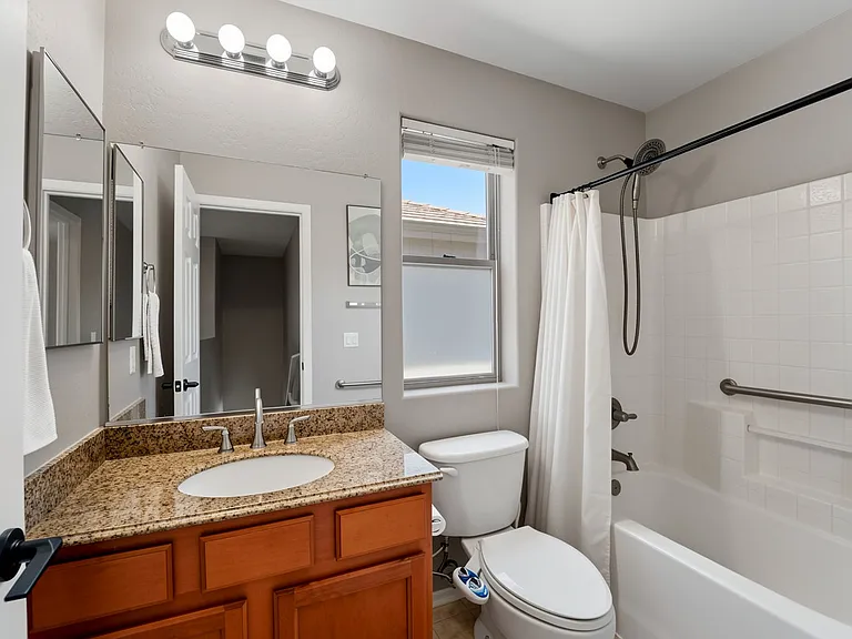 1231 S Amber St — Photo 19