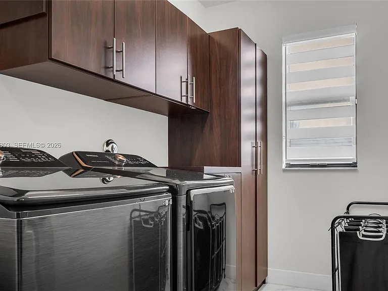 7314 Estero Dr — Photo 31