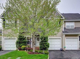 3 Scarborough Dr, Smithtown, NY 11787