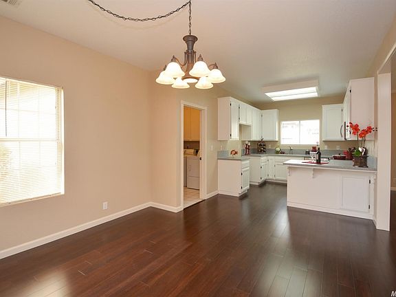 3rd image of 18400 N Milford Dr