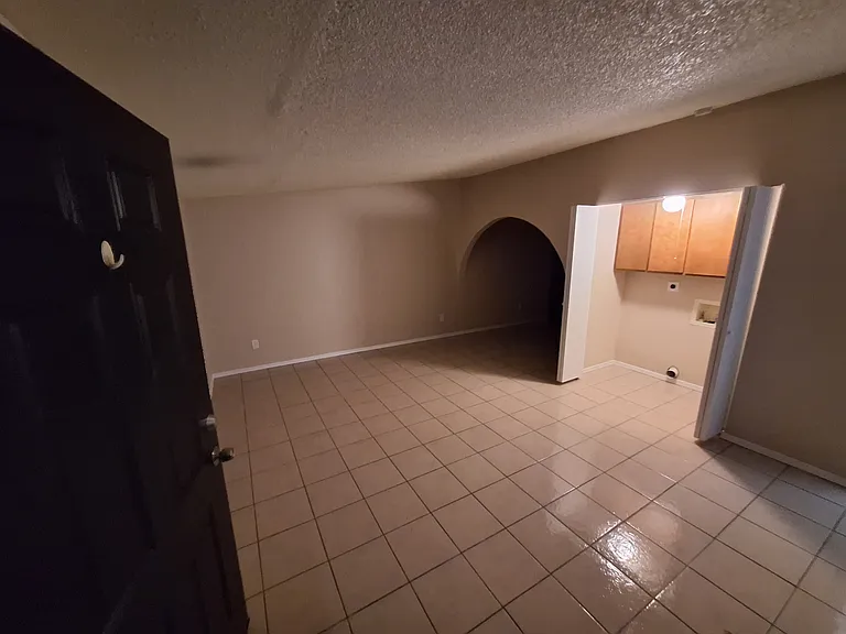 2 bedroom, 1 bath apartment in Apache Junction! — Photo 31