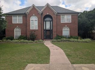 6832 Clear Spring Dr, Fort Worth, TX 76132