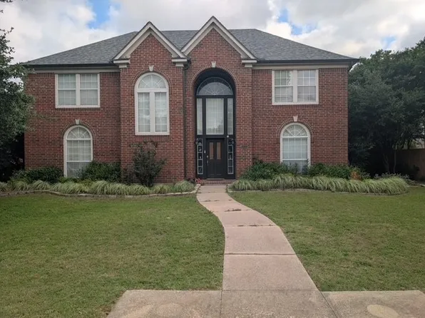6832 Clear Spring Dr, Fort Worth, TX 76132