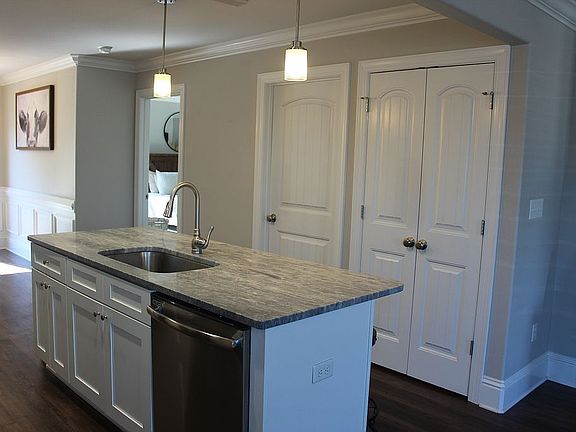 5th image of 110 Juniper Dr