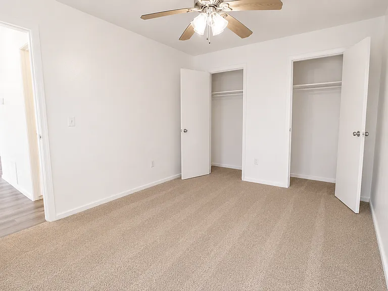 Cape Cod Apartments — Photo 34