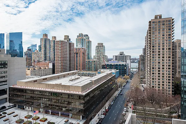 Sold by R New York | media 6