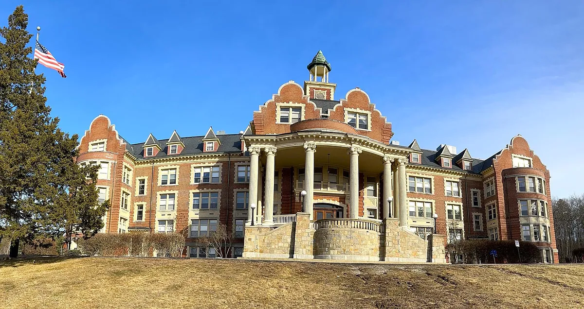 Building Photo - 15 Mount Saint Marys Way #202