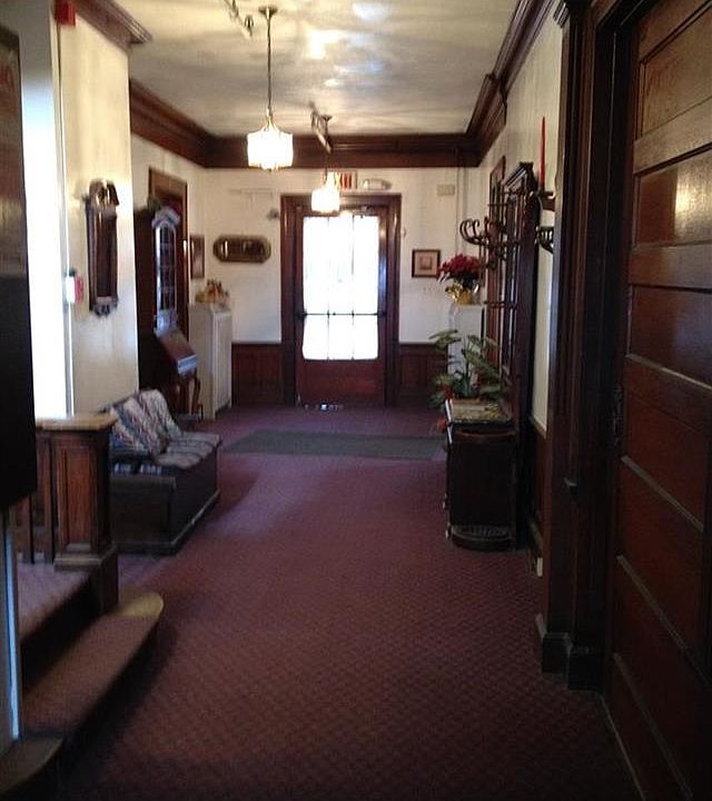 2nd image of 1362 Union St