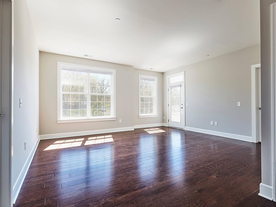 Glen Eyre Apartment Als Clementon, Does Your Hardwood Floor Need To Match Trimblestone Colors
